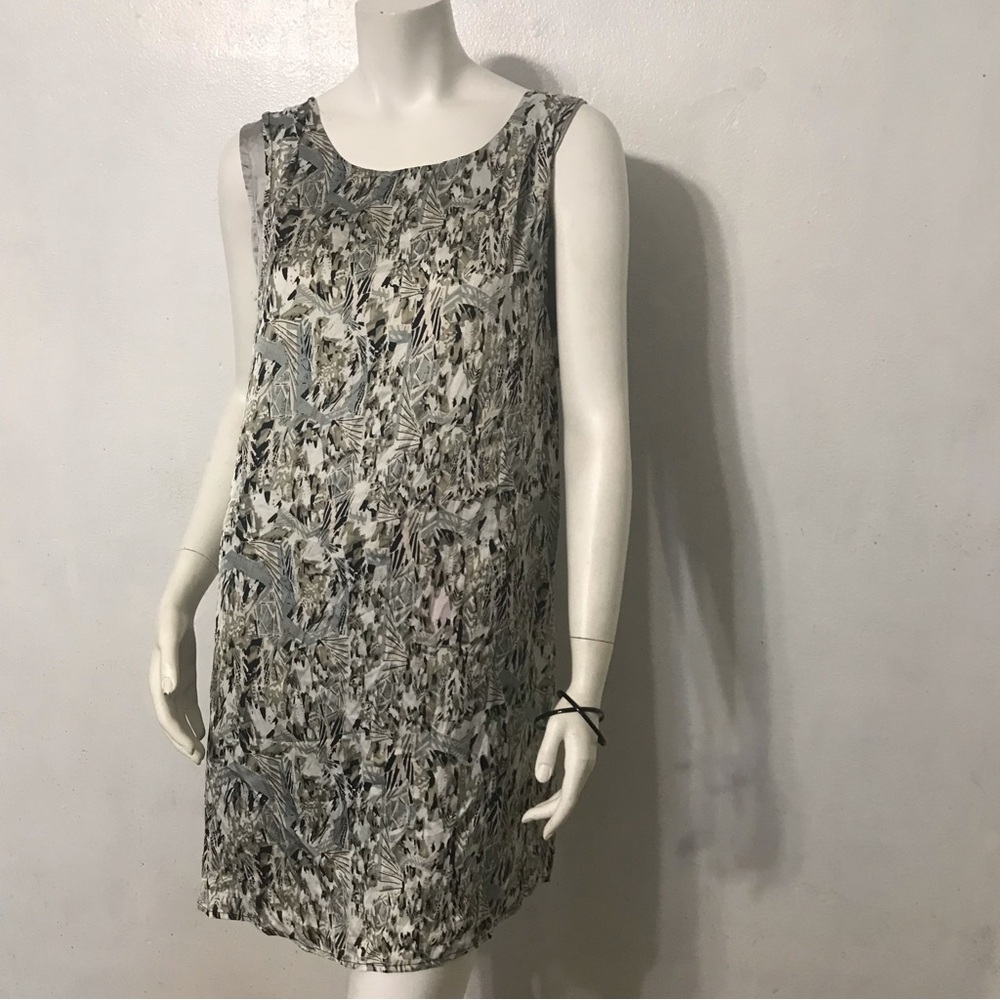 Moderate breeze dress size L
